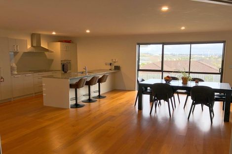 Photo of property in 4 Travis View Drive, Fairview Heights, Auckland, 0632