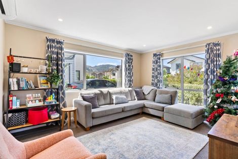 Photo of property in 1 Chalfont Road, Silverstream, Upper Hutt, 5019