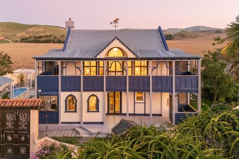 Photo of property in 37 Gillies Crescent, Waimarama, Havelock North, 4294