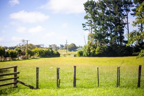 Photo of property in 23 Waitangi Road, Waverley, 4592