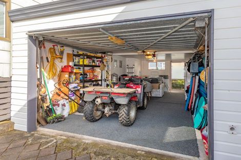 Photo of property in 23 Whiritoa Beach Road, Whiritoa, Whangamata, 3691