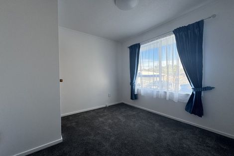 Photo of property in 18b Bracken Road, Newlands, Wellington, 6037