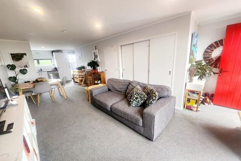 Photo of property in 89 Battalion Drive, Papakura, 2110