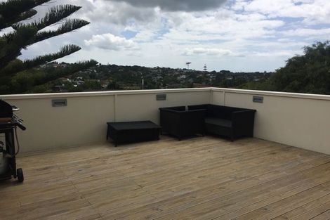 Photo of property in 2 Finchley Road, Torbay, Auckland, 0632