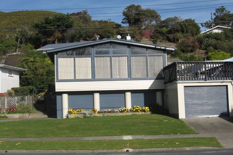 Photo of property in 218 Waddington Drive, Naenae, Lower Hutt, 5011