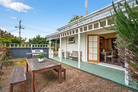 Photo of property in 93 Regent Street, Martinborough, 5711