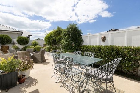 Photo of property in 33 Cassinia Close, Papamoa Beach, Papamoa, 3118