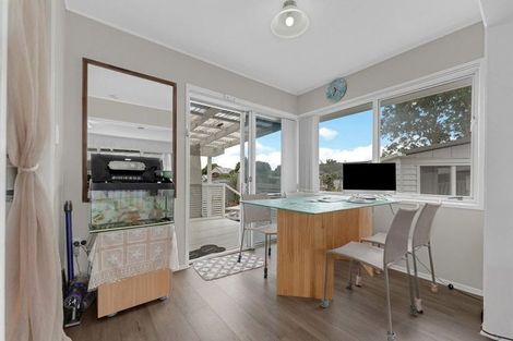 Photo of property in 12 Suwyn Place, Weymouth, Auckland, 2103