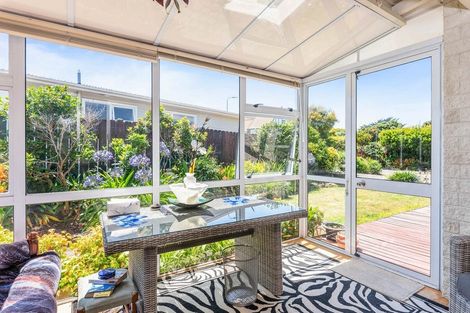 Photo of property in 9 Bermuda Grove, Paraparaumu Beach, Paraparaumu, 5032