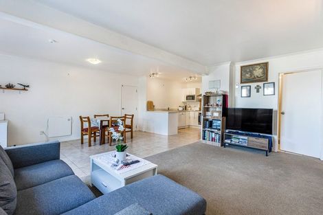 Photo of property in 17 Da Vinci Place, West Harbour, Auckland, 0618