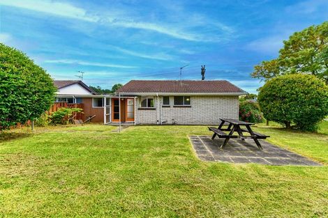 Photo of property in 2/558 Swanson Road, Ranui, Auckland, 0612