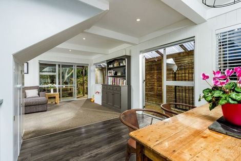 Photo of property in 2/37 Cassino Street, Bayswater, Auckland, 0622