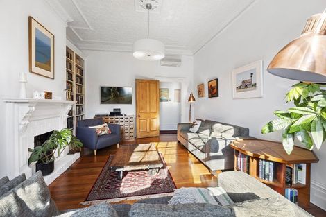 Photo of property in 23 Moana Road, Kelburn, Wellington, 6012