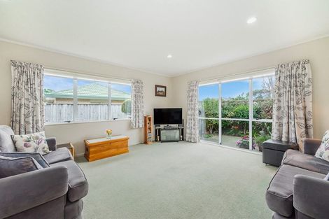 Photo of property in 17a Villa Grove, Paraparaumu, 5032