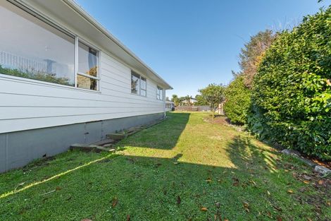 Photo of property in 3 Airedale Place, Waitara, 4320