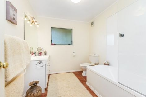 Photo of property in 33 Chartwell Drive, Crofton Downs, Wellington, 6035