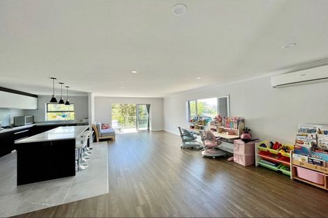 Photo of property in 116a Weatherly Road, Torbay, Auckland, 0630