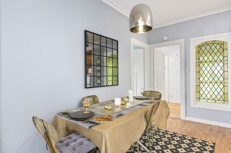 Photo of property in 27 Marine Parade, Macandrew Bay, Dunedin, 9014