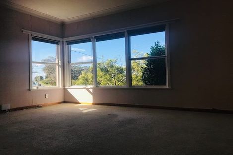 Photo of property in 314 East Coast Road, Forrest Hill, Auckland, 0620