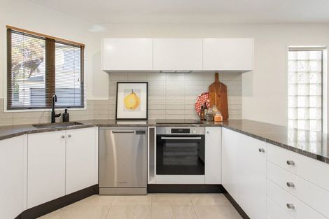 Photo of property in 2/28 Derby Street, St Albans, Christchurch, 8014
