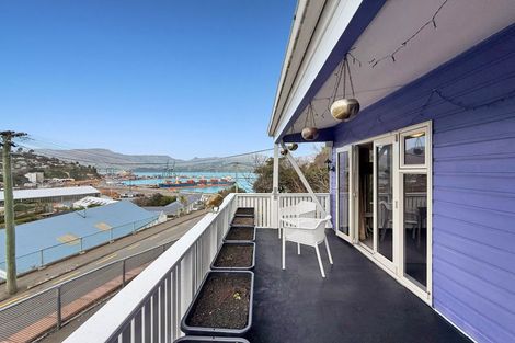 Photo of property in 1 Hawkhurst Road, Lyttelton, 8082