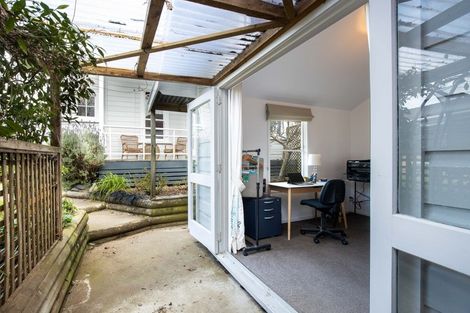 Photo of property in 17 Kowhai Street, Strandon, New Plymouth, 4312