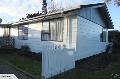 Photo of property in 4 Bryce Place, Kelvin Grove, Palmerston North, 4414