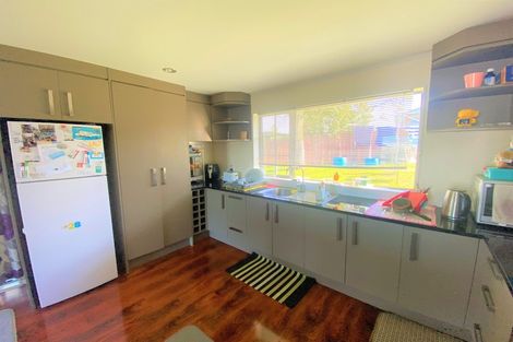 Photo of property in 30 Megan Avenue, Pakuranga Heights, Auckland, 2010