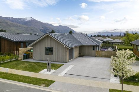 Photo of property in 15 Campbell Road, Wanaka, 9305