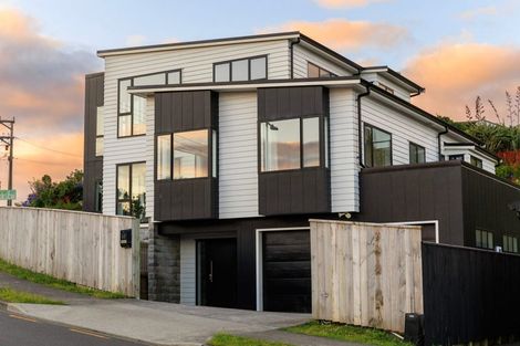 Photo of property in 46 Domett Street, Newlands, Wellington, 6037