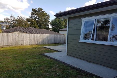 Photo of property in 4 Nirmal Place, Sunnyvale, Auckland, 0612