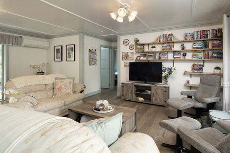 Photo of property in 32 Main Road, Havelock, 7100