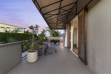 Photo of property in 27a Peter Terrace, Castor Bay, Auckland, 0620