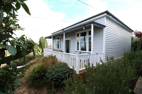 Photo of property in 22 Lawson Street, Roslyn, Dunedin, 9011