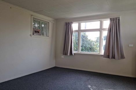 Photo of property in 99 Omata Road, Marfell, New Plymouth, 4310