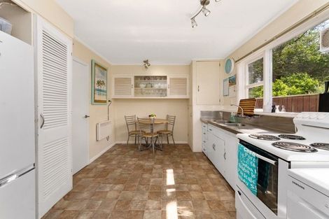Photo of property in 111 Golf Road, Paraparaumu Beach, Paraparaumu, 5032