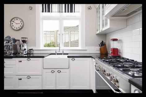 Photo of property in 35 Everest Street, Khandallah, Wellington, 6035