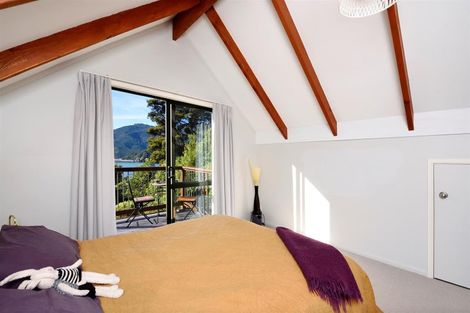 Photo of property in 5 Kaimiko Place, Okiwi Bay, 7193