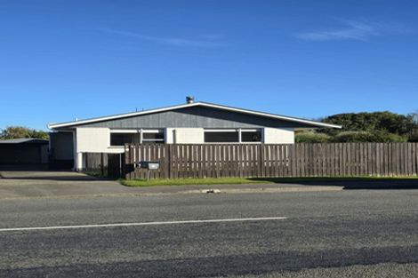 Photo of property in 20 Amberley Beach Road, Amberley, 7410