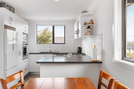 Photo of property in Waterview Estate, 5/4 Greystone Place, Omokoroa, 3114