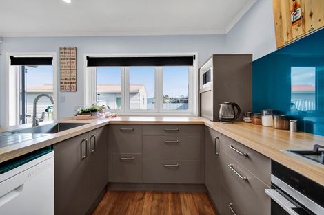 Photo of property in 7 Broadway, Stratford, 4332