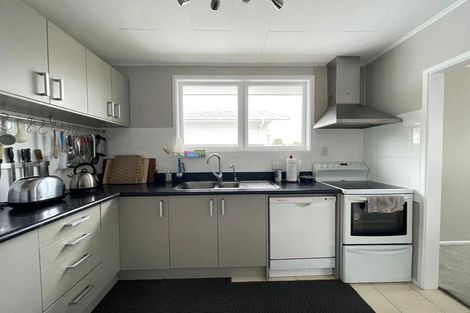 Photo of property in 50 Larne Avenue, Pakuranga Heights, Auckland, 2010