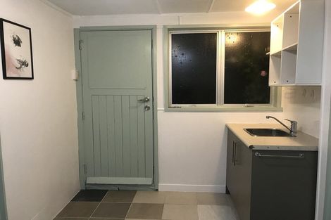 Photo of property in 16 Tiki Street, New Lynn, Auckland, 0600