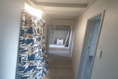 Photo of property in 40 West Coast Road, Glen Eden, Auckland, 0602