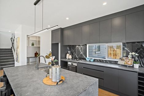 Photo of property in 1 Ritetai Street, Clarks Beach, 2122