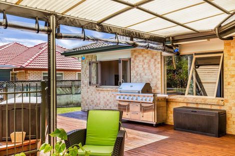 Photo of property in 14 Semillon Avenue, Henderson, Auckland, 0612