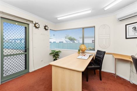 Photo of property in 248 Kennedy Road, Onekawa, Napier, 4110