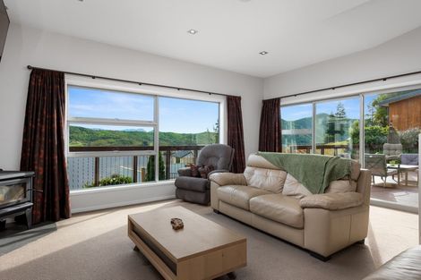 Photo of property in 9 Bell Bird Rise, Picton, 7220