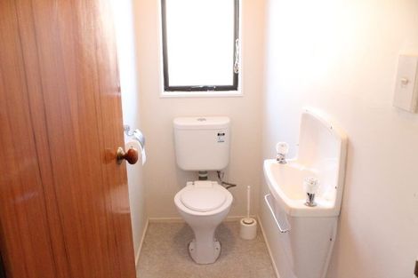 Photo of property in 2/181 Pigeon Mountain Road, Half Moon Bay, Auckland, 2012