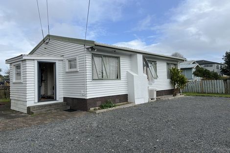 Photo of property in 2a Vine Street, Mangere East, Auckland, 2024